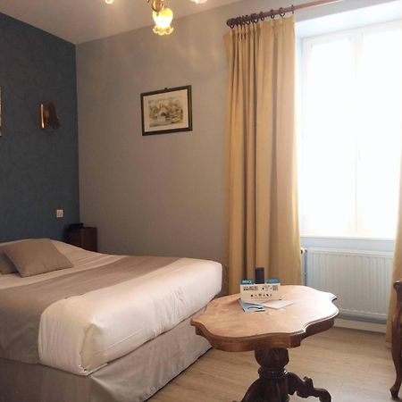 Hostellerie Saint Martin- Logis Hotel Et Restaurant Creully sur Seulles ภายนอก รูปภาพ