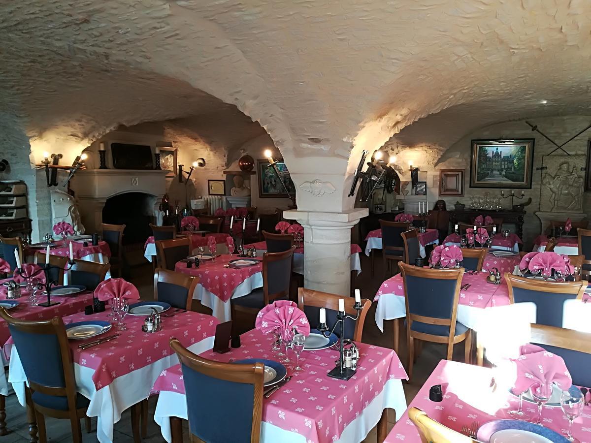 Hostellerie Saint Martin- Logis Hotel Et Restaurant Creully sur Seulles ภายนอก รูปภาพ