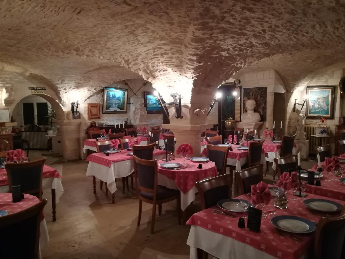 Hostellerie Saint Martin- Logis Hotel Et Restaurant Creully sur Seulles ภายนอก รูปภาพ